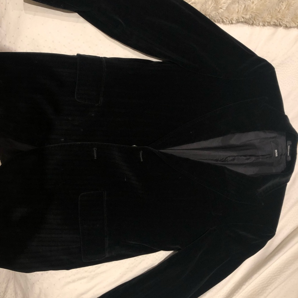 Slim fit velvet blazer